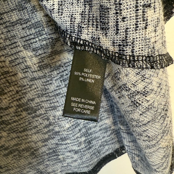 BKE Boutique Floral Top Black Multi - Picture 5 of 9